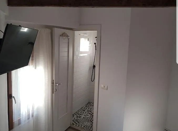 Casa Apusul Soarelui בית הארחה