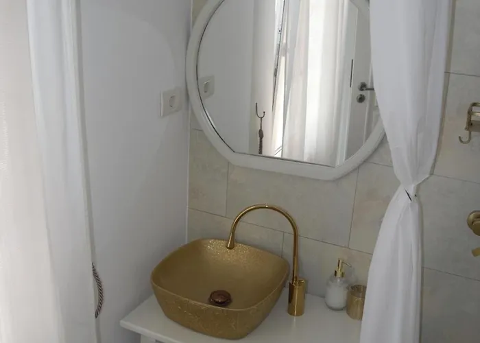 בית הארחה Casa Apusul Soarelui אפורי נורד